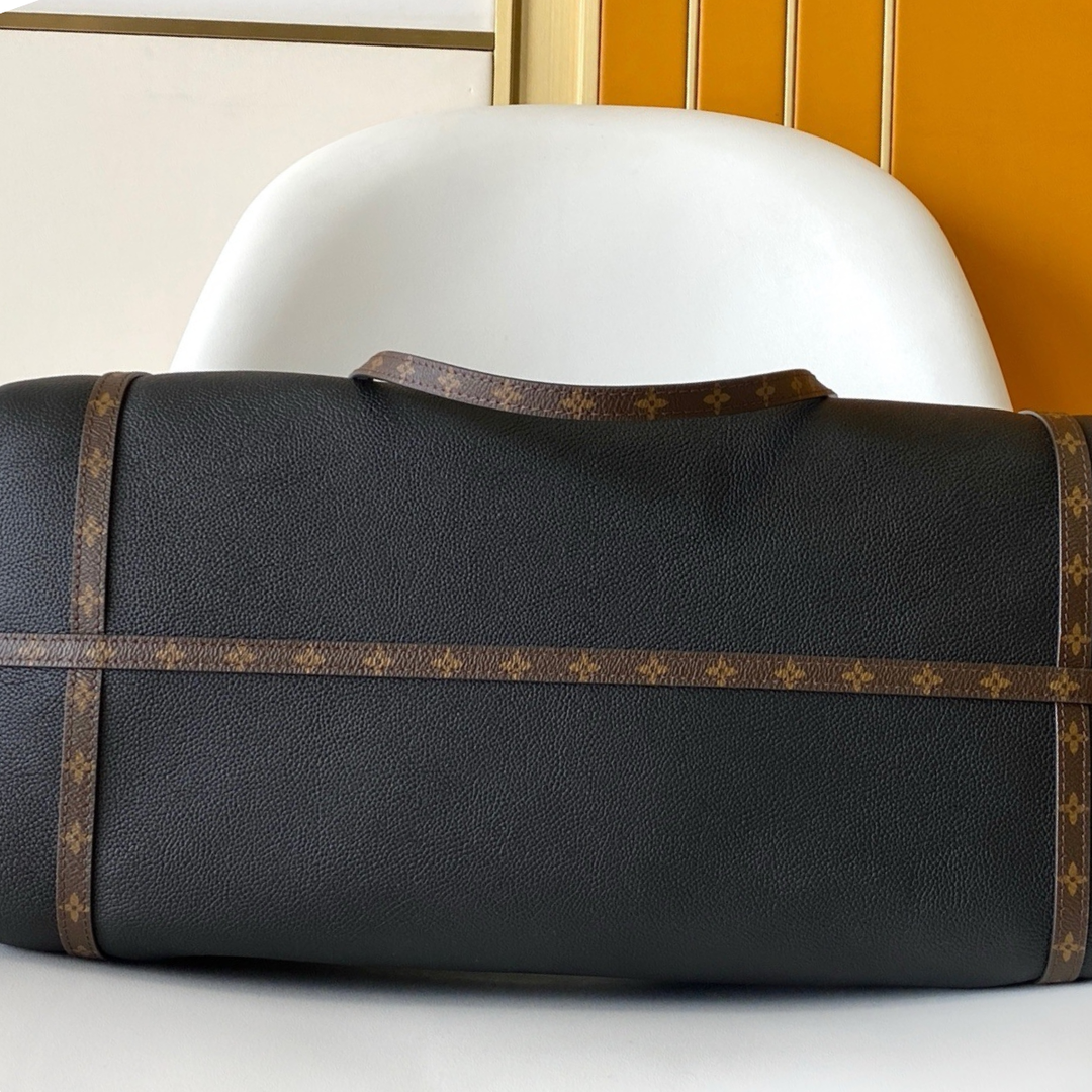 LOUIS VUITTON EXPRESS PM BAG