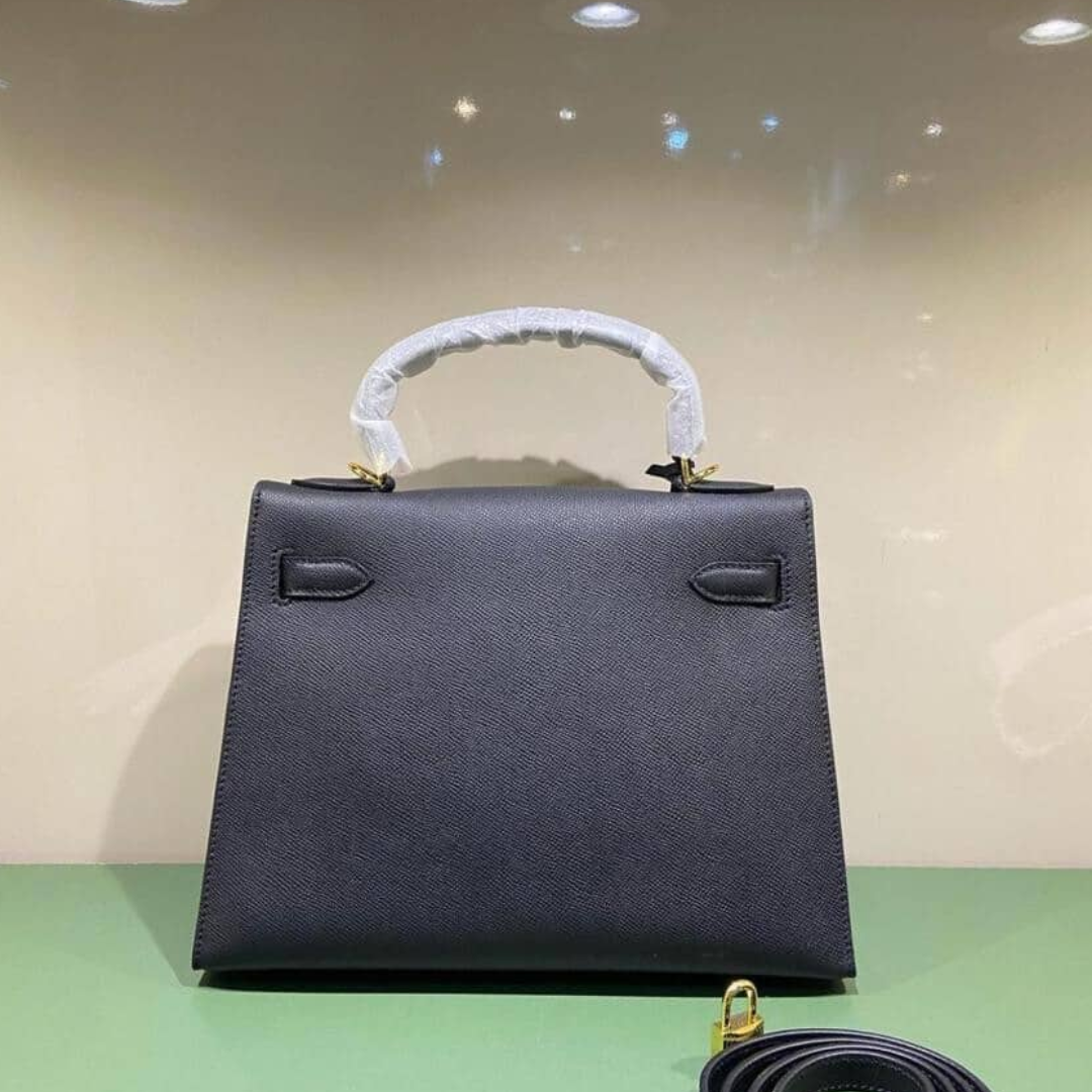 HERMÈS KELLY 25 BAG WITH GOLD HARDWARE IN BLACK