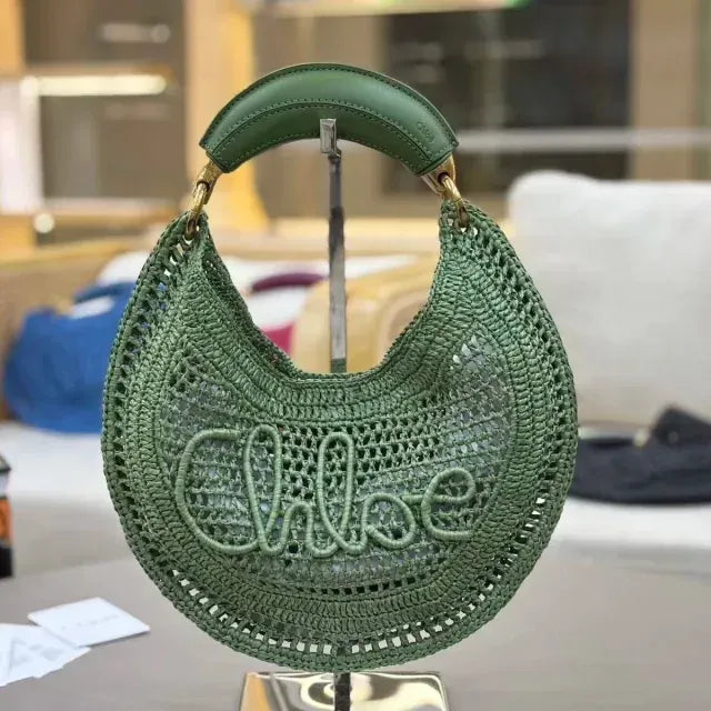 CHLOÉ HOT SUMMER BANANA BAGS IN RAFFIA